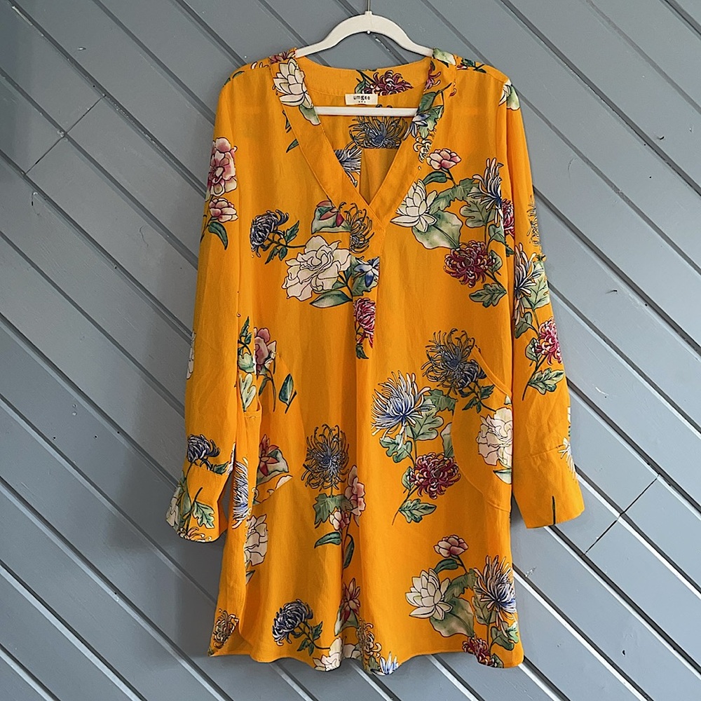 Umgee v-neck gold floral shift long sleeve mini dress